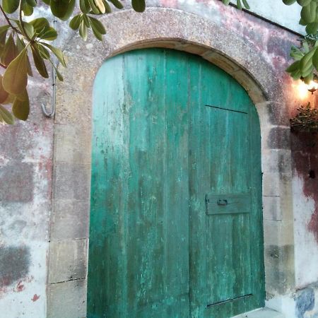 Bed and Breakfast I Fichi Bianchi Cutrofiano Exterior foto